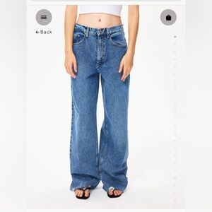 CLASSIC LOW RISE DENIM | LIGHT WASH - 26